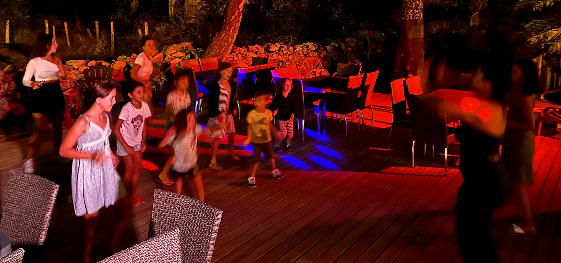 Camping porto vecchio animation danse enfants soiree